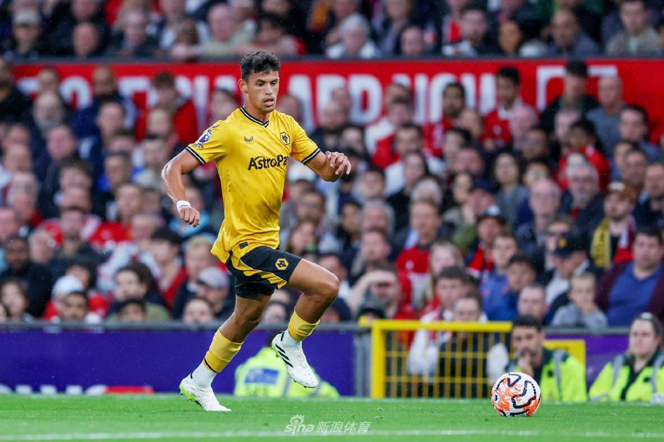 队在攻防两 队在攻防两