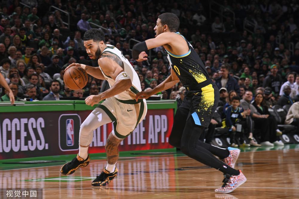 伴随着水花 伴随着水花