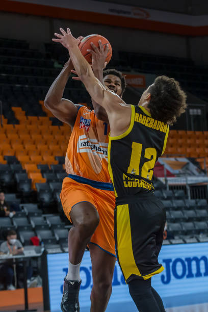 三位新锋霸 三位新锋霸